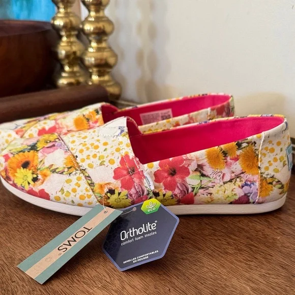 New TOMS Alpargata White Floral Slip Ons - Picture 4 of 7